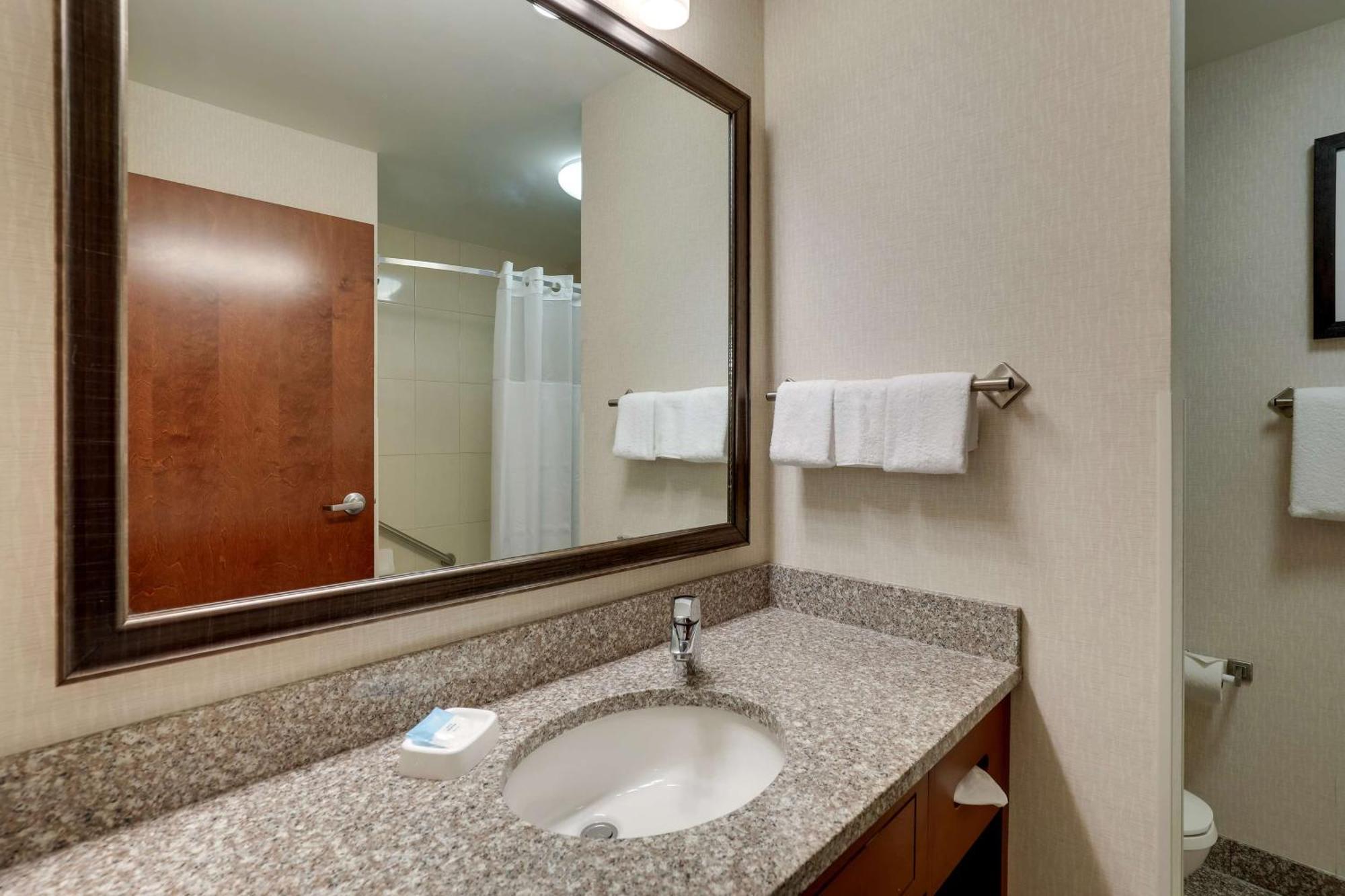 Drury Inn & Suites Charlotte Arrowood المظهر الخارجي الصورة