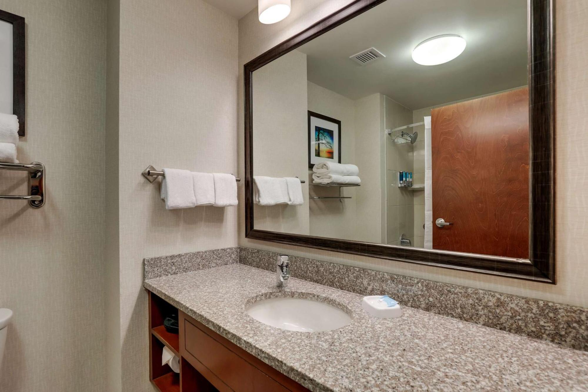 Drury Inn & Suites Charlotte Arrowood المظهر الخارجي الصورة