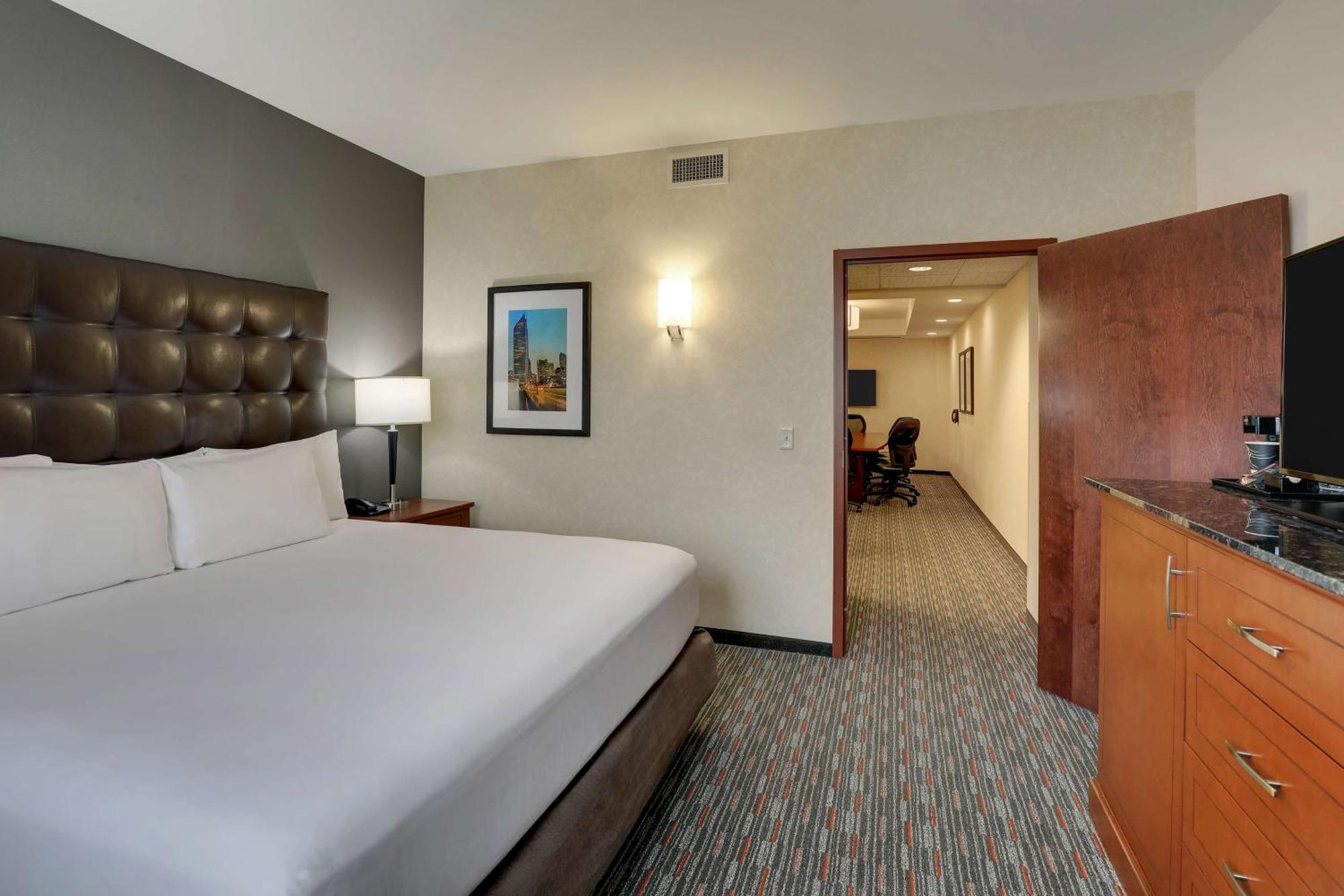 Drury Inn & Suites Charlotte Arrowood المظهر الخارجي الصورة